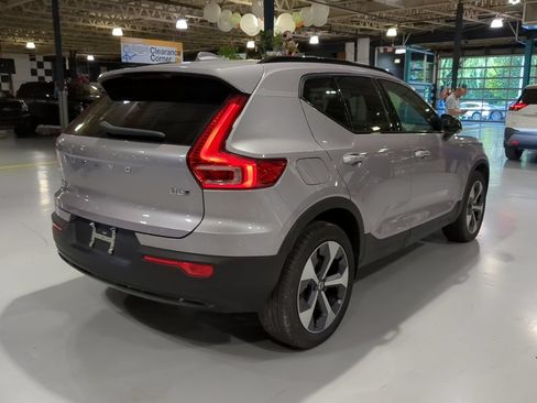 Used 2026 Volvo XC40 B5 Plus AWD/4WD image 8
