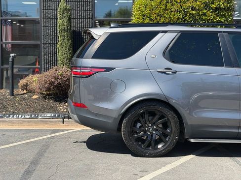 Used 2018 Land Rover Discovery HSE image 22
