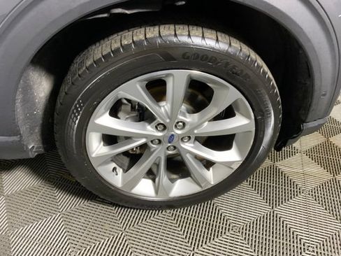 Used 2021 Ford Explorer Platinum w/ Equipment Group 601A AWD/4WD image 39