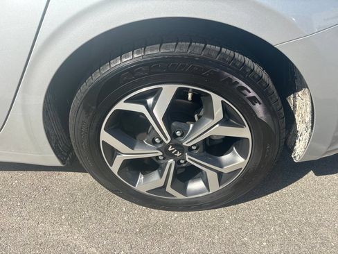Used 2019 Kia Forte LXS FWD image 16