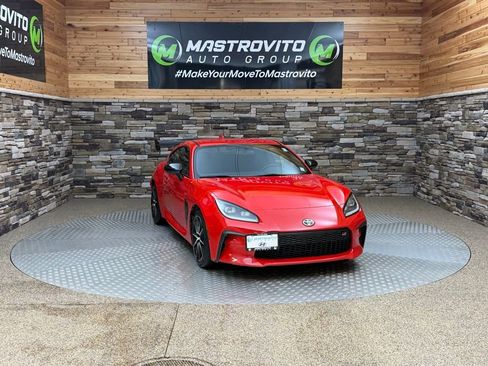 Used 2022 Toyota GR86 image 2
