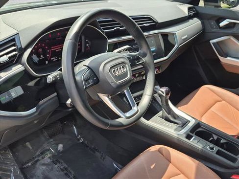 Used 2022 Audi Q3 2.0T Premium Plus w/ Premium Plus Package AWD/4WD image 10