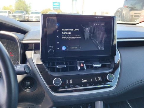 Used 2025 Toyota Corolla Cross XLE FWD image 28
