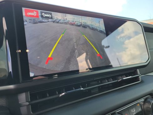 Used 2024 Jeep Wrangler Unlimited Rubicon 4xe image 16