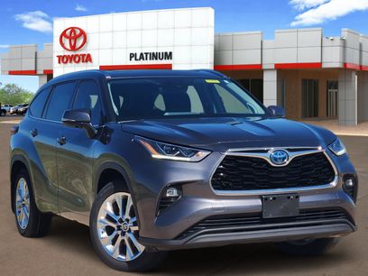 Used 2023 Toyota Highlander Limited