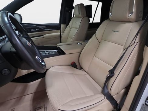 Used 2024 Cadillac Escalade Premium Luxury AWD/4WD image 13