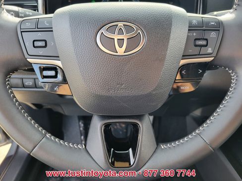 Certified 2025 Toyota Camry SE image 17