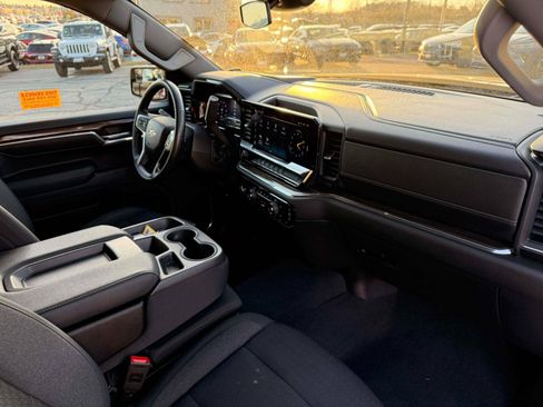 Used 2023 Chevrolet Silverado 1500 LT image 18