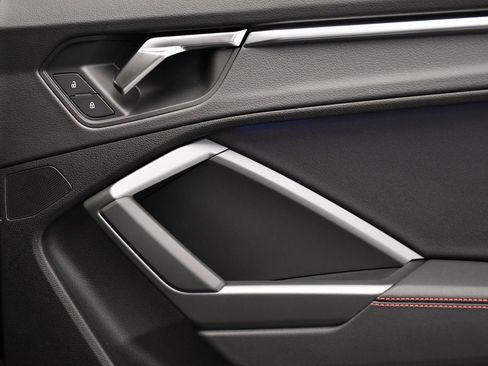 Used 2025 Audi Q3 2.0T Premium Plus w/ Premium Plus Package image 52