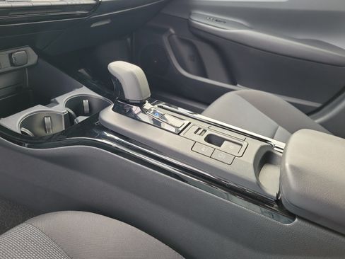 Used 2025 Toyota Prius LE FWD image 29