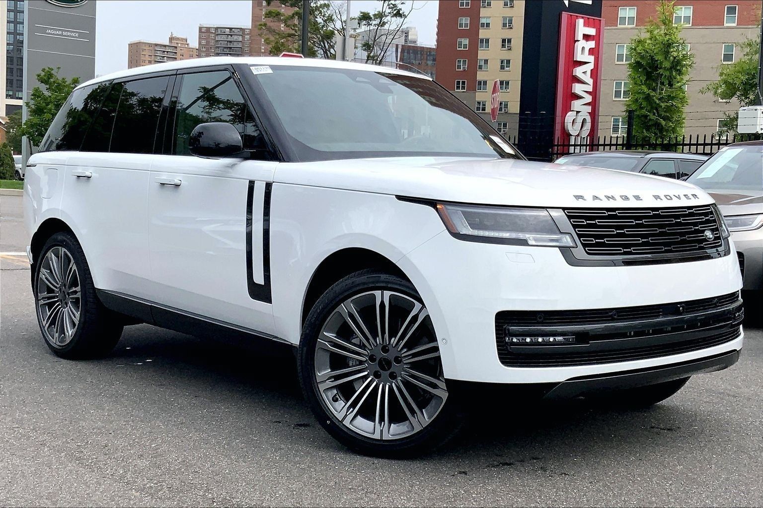 New 2026 Land Rover Range Rover SE AWD/4WD image 2