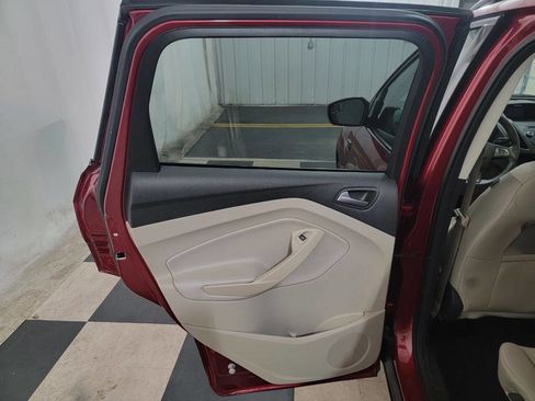 Used 2018 Ford Escape SE FWD image 13
