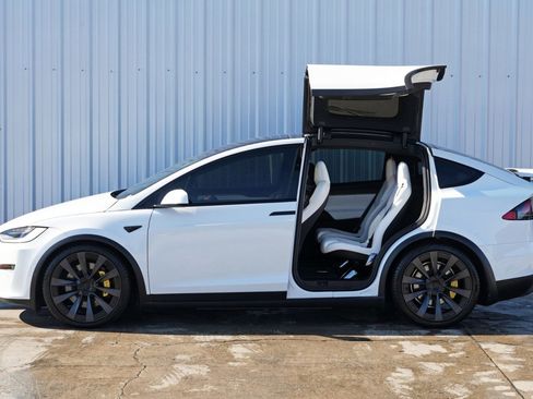 Used 2022 Tesla Model X image 54