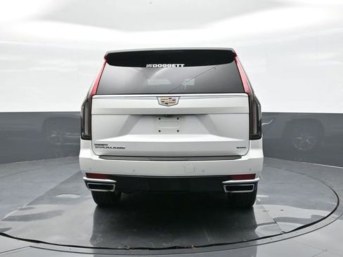 Used 2021 Cadillac Escalade Premium Luxury image 11