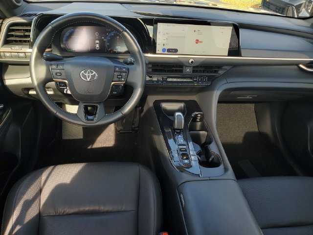 Used 2024 Toyota Crown AWD/4WD image 12