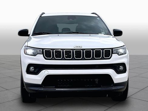 Used 2024 Jeep Compass Latitude AWD/4WD image 7