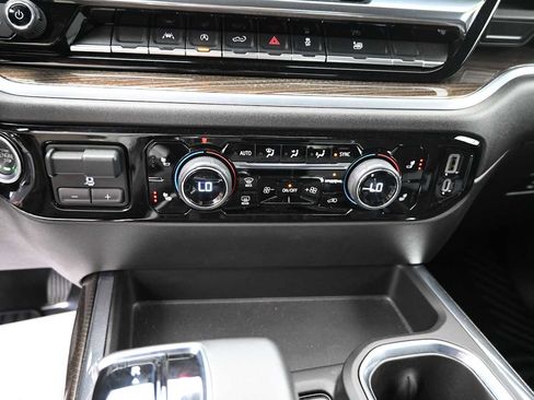 Used 2022 Chevrolet Silverado 1500 RST AWD/4WD image 9
