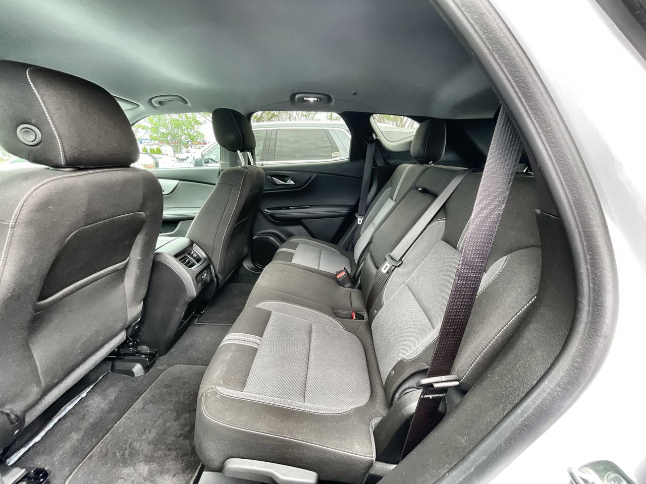 Used 2025 Chevrolet Blazer LT FWD image 24