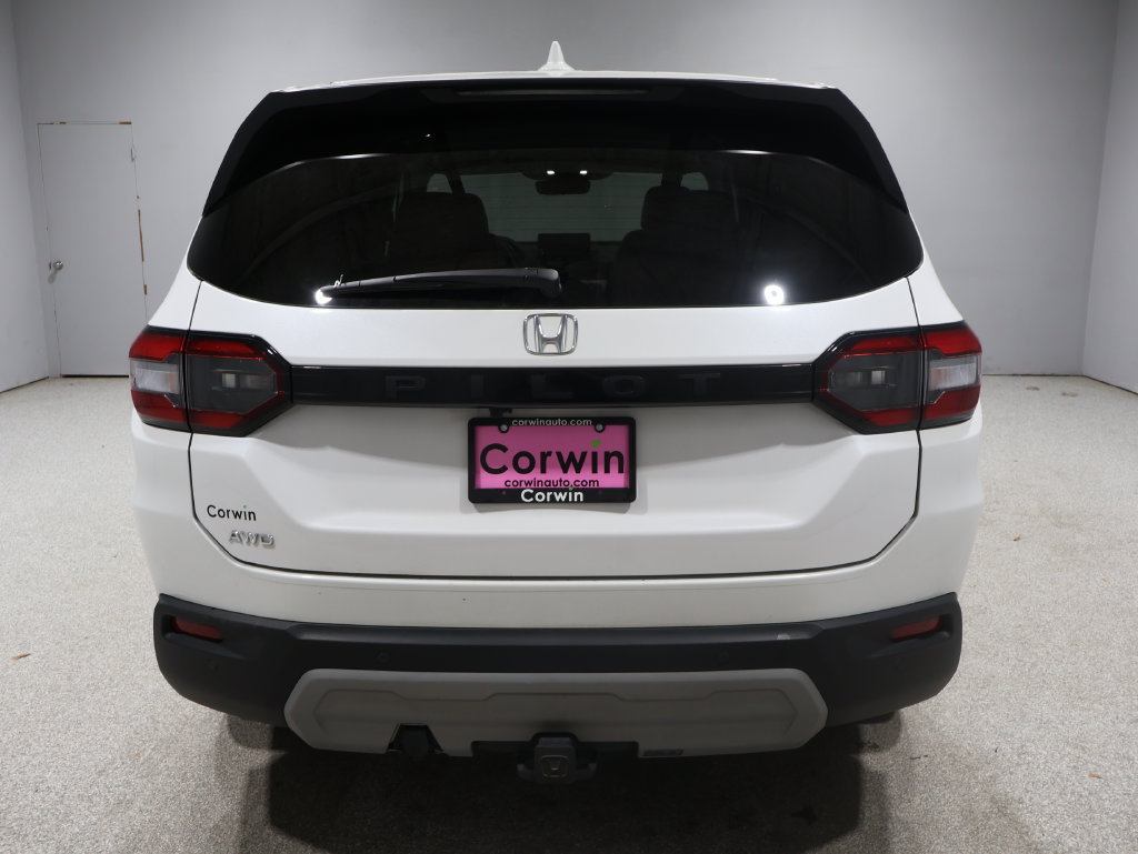 Used 2025 Honda Pilot EX-L image 3
