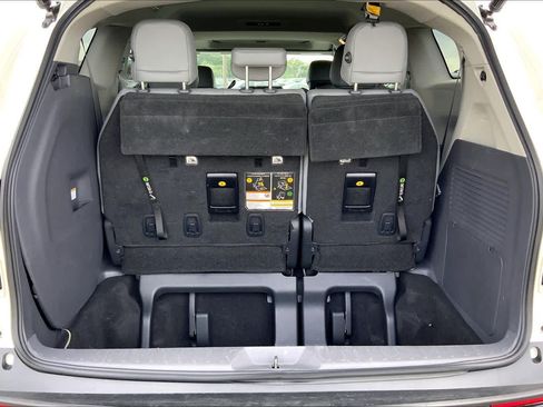 Used 2021 Toyota Sienna XLE FWD image 33