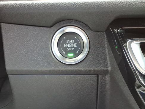 Used 2025 Chevrolet Traverse LT w/ Driver Confidence Package image 10