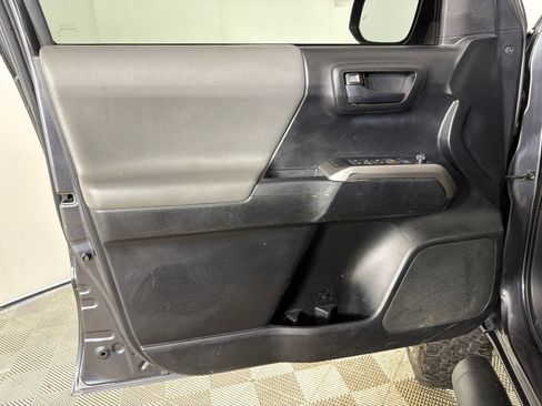 Used 2022 Toyota Tacoma SR5 w/ Technology Package RWD image 10