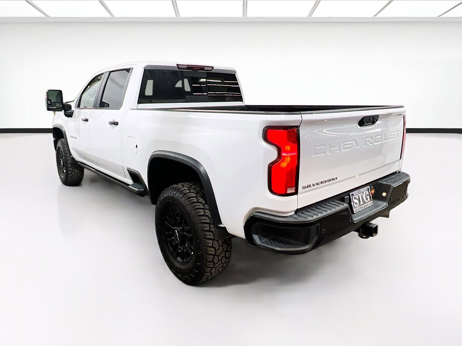 Used 2025 Chevrolet Silverado 2500 ZR2 w/ Technology Package AWD/4WD image 6
