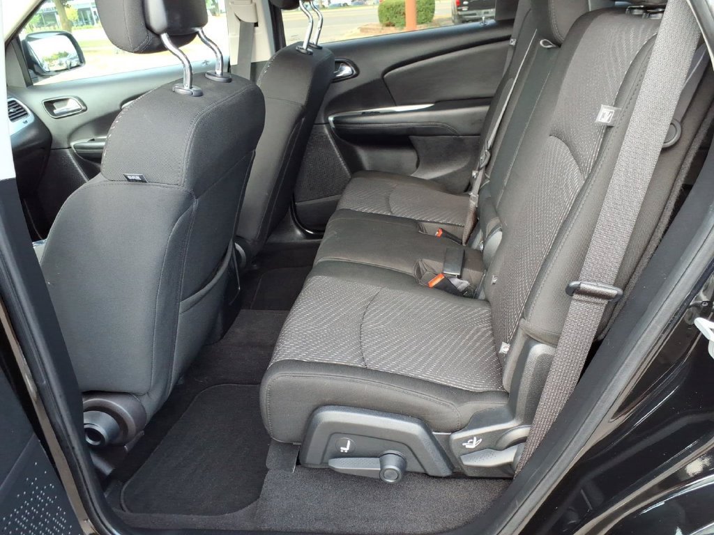 Used 2020 Dodge Journey SE w/ Blacktop Package FWD image 11