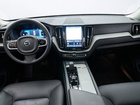 Certified 2025 Volvo XC60 B5 Plus AWD/4WD image 23