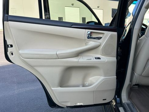 Used 2010 Lexus LX 570 LX 570 Sport Utility 4D image 29