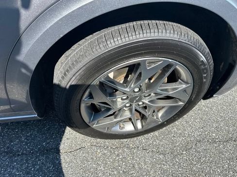 Used 2025 Genesis GV70 2.5T AWD/4WD image 24