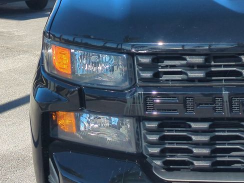 Used 2022 Chevrolet Silverado 1500 Custom w/ Safety Confidence Package image 9