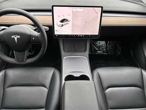 Used 2021 Tesla Model 3 Standard Range Plus image 15