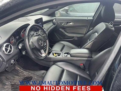 Used 2018 Mercedes-Benz GLA 250 4MATIC image 2