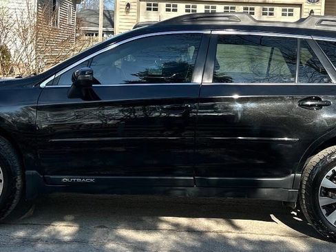 Used 2017 Subaru Outback 3.6R Limited image 7