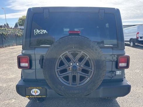 Used 2024 Jeep Wrangler Unlimited Sport AWD/4WD image 6