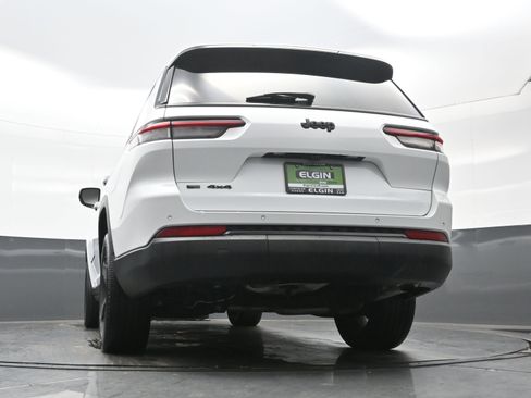 Used 2023 Jeep Grand Cherokee L Laredo image 29