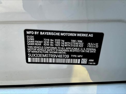 Used 2024 BMW X7 M60i w/ Executive Package image 31