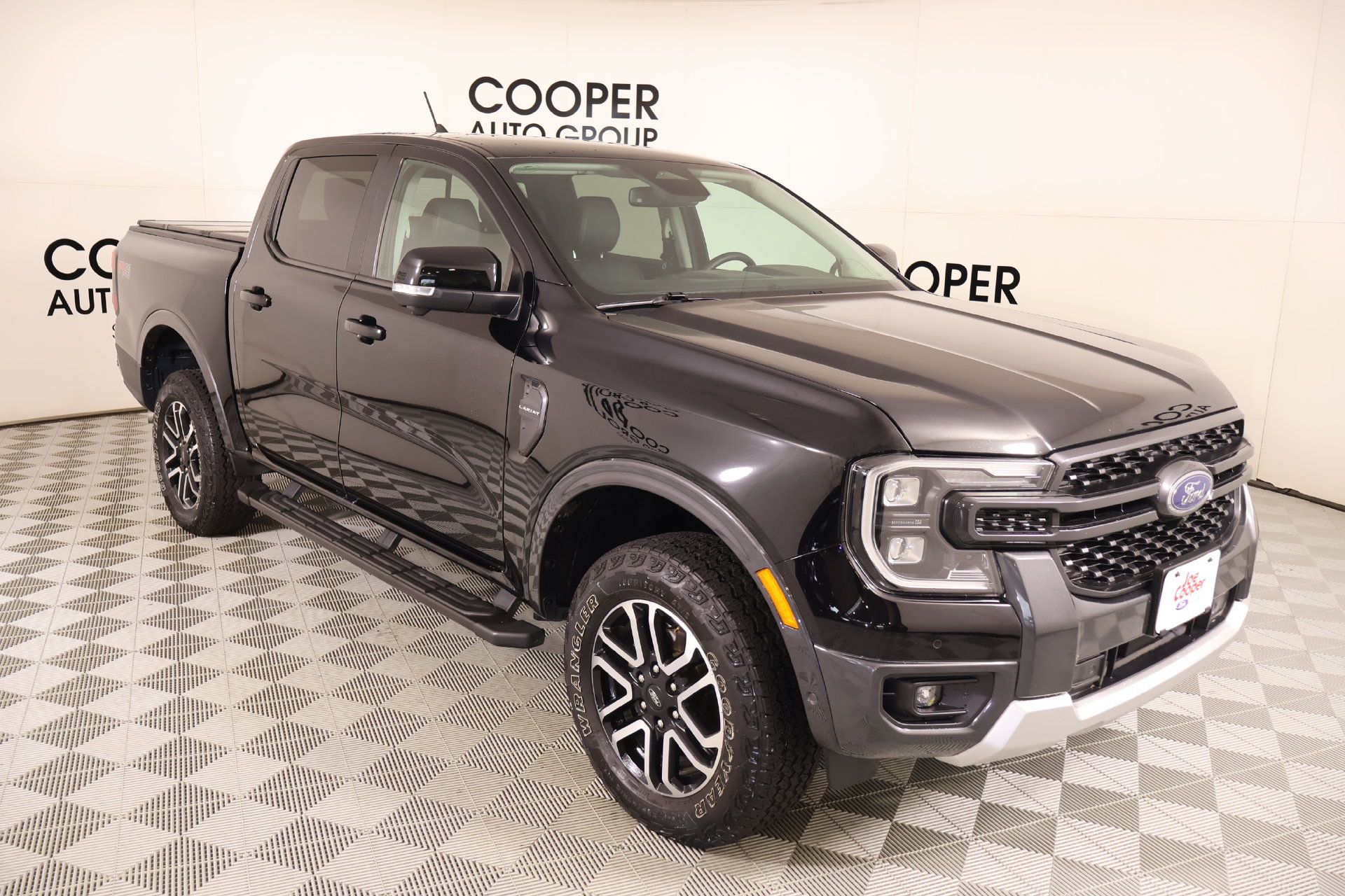 Used 2024 Ford Ranger Lariat w/ FX4 Off-Road Package AWD/4WD image 1