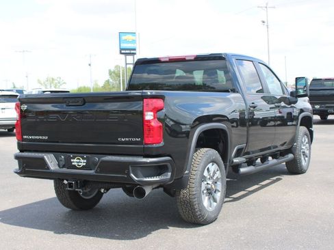 Used 2026 Chevrolet Silverado 2500 Custom w/ Custom Value Package AWD/4WD image 8