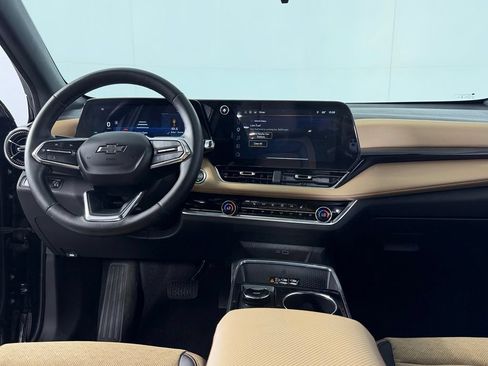 Used 2025 Chevrolet Equinox ACTIV FWD image 13
