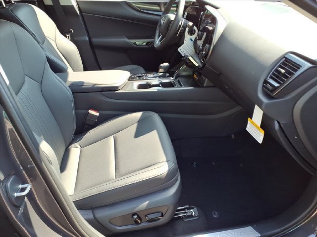 Certified 2025 Lexus NX 350 AWD w/ Accessory Package (2T) image 9