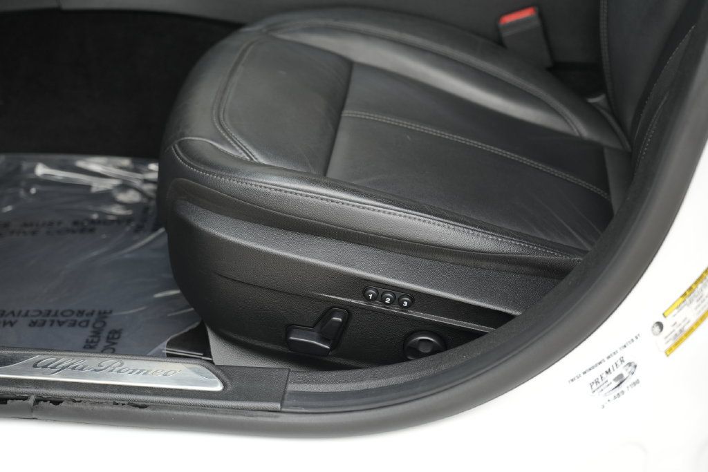 Used 2017 Alfa Romeo Giulia AWD image 17