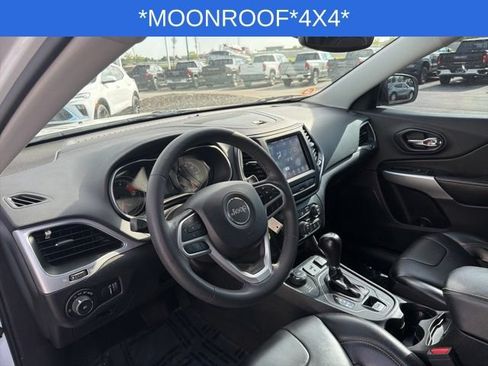 Used 2022 Jeep Cherokee Latitude w/ Sun & Sound Group AWD/4WD image 16