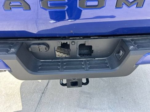 Used 2025 Toyota Tacoma SR5 RWD image 10