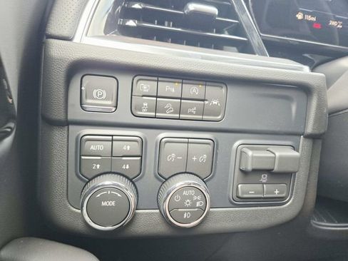 New 2026 Chevrolet Suburban Premier w/ Sun And Tow Package AWD/4WD image 29