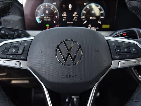 New 2026 Volkswagen Tiguan SE R-Line AWD/4WD image 18