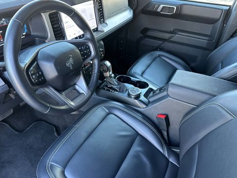 Used 2025 Ford Bronco Outer Banks image 11