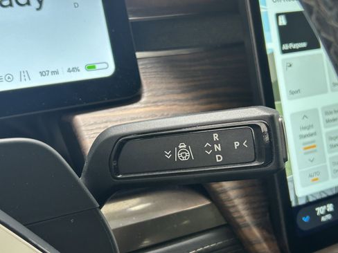 Used 2023 Rivian R1S Adventure image 16