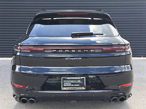 Used 2025 Porsche Cayenne image 6